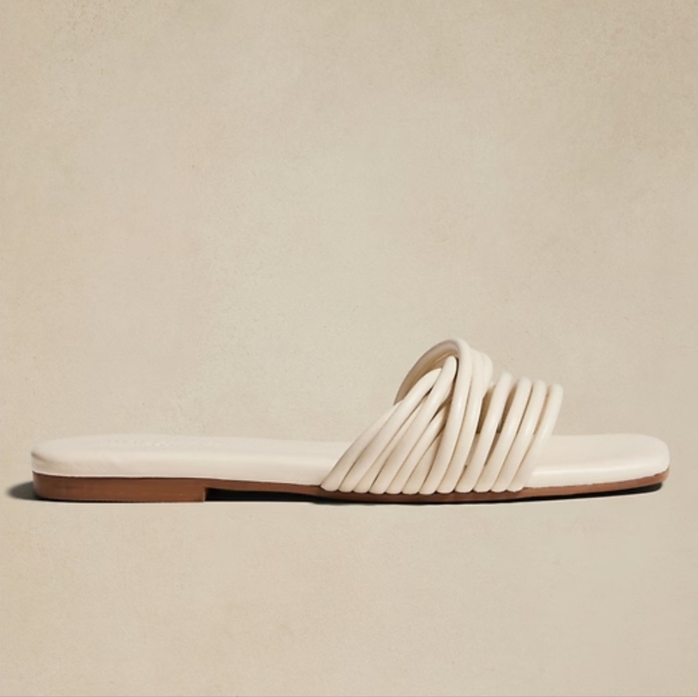 NWOT Banana Republic Twisted Strappy Leather Sandal (Size 10)